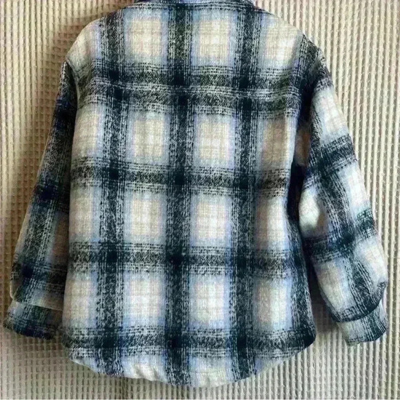 Ambiance Thick Flannel Lined
Shacket Button Up M - Picture 7 of 7